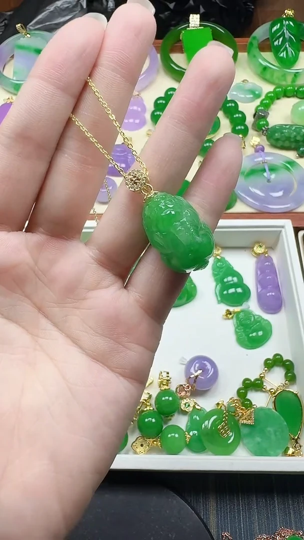 吊坠(赠链)14K金镶嵌翡翠满绿小貔貅