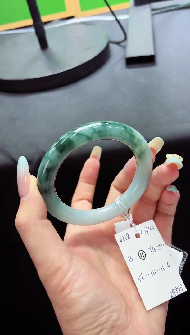 翡翠手镯未镶嵌56-57圆122
