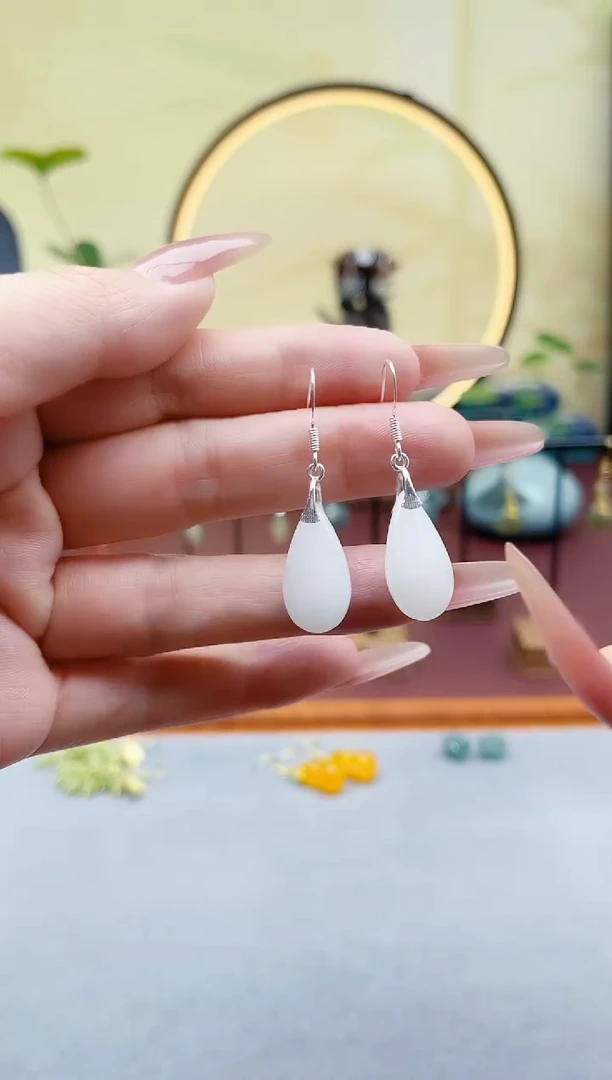 未镶嵌耳饰玛瑙/玉髓00白色水滴