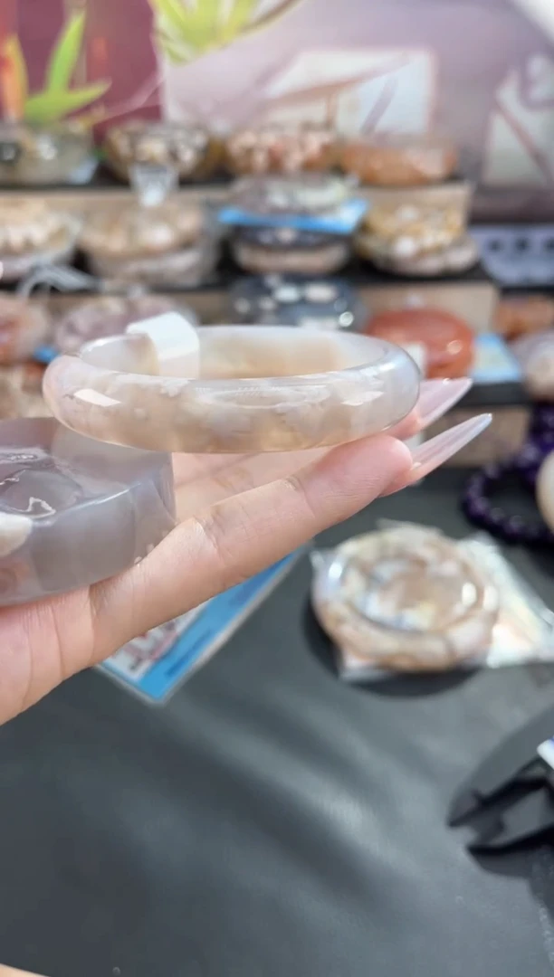 未镶嵌手镯石英质玉58