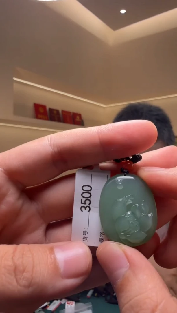 和田玉未镶嵌颈饰1