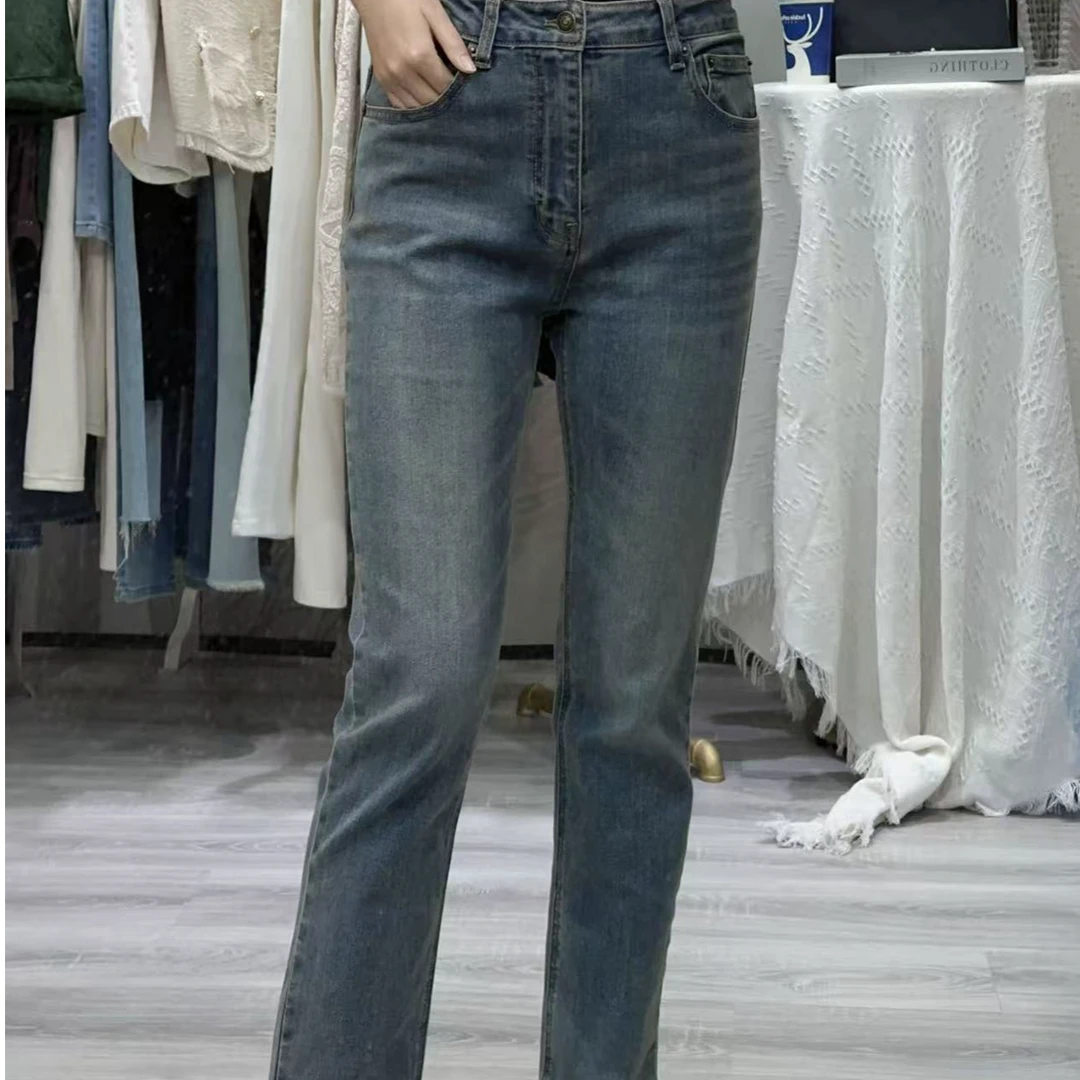 【行走的时尚】经典牛仔蓝小脚牛仔裤