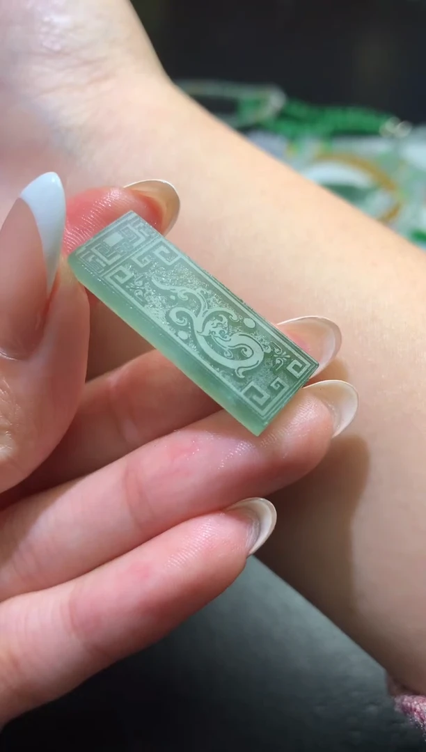 未镶嵌定制翡翠毛货 30.2-11.6-3.4