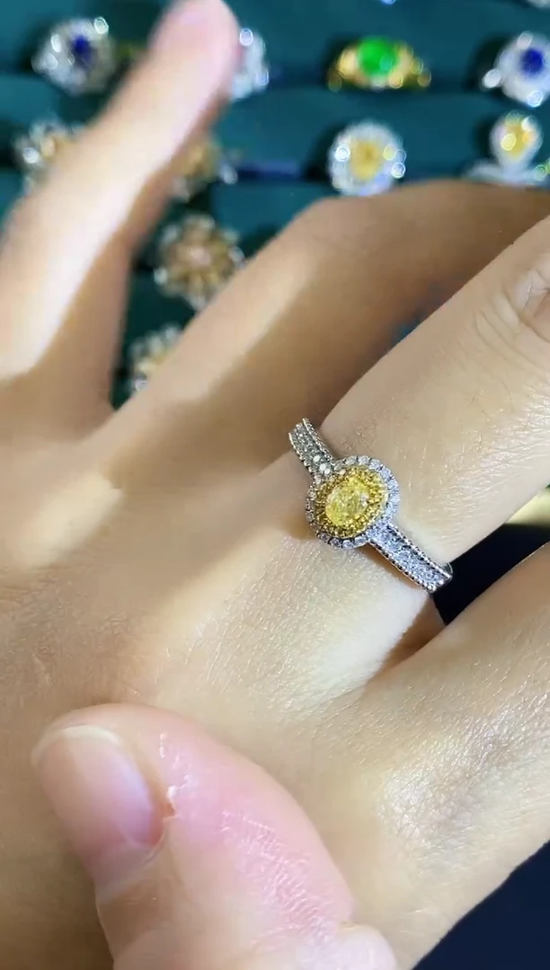 18K金镶嵌戒指钻石戒指