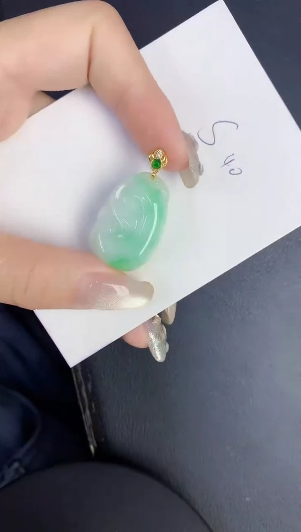 翡翠未镶嵌颈饰缅甸天然翡翠A货