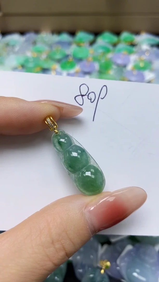 翡翠未镶嵌颈饰 天然缅甸翡翠A货