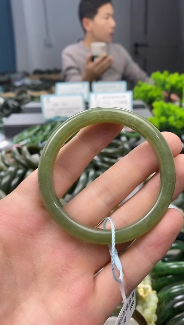 未镶嵌手镯和田玉53.4