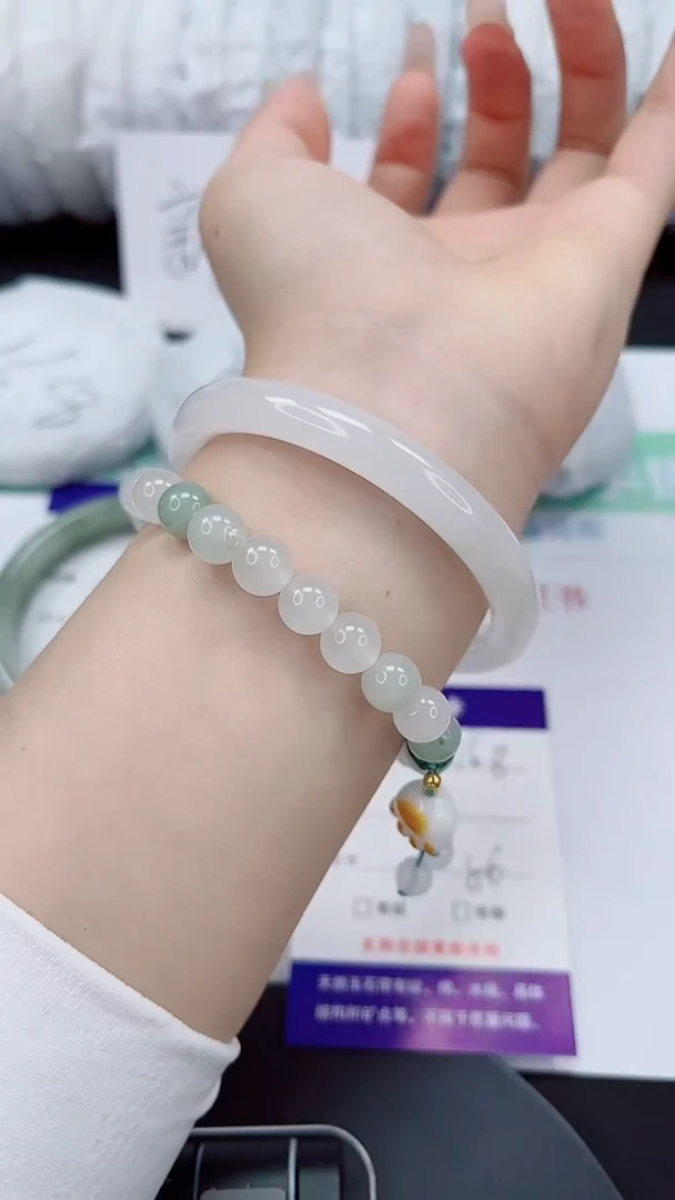 石英质玉手镯未镶嵌168-56/57