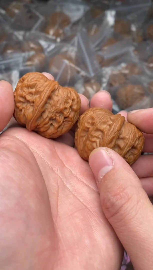 【闪购商品】文玩核桃把件G10号39尺元宝