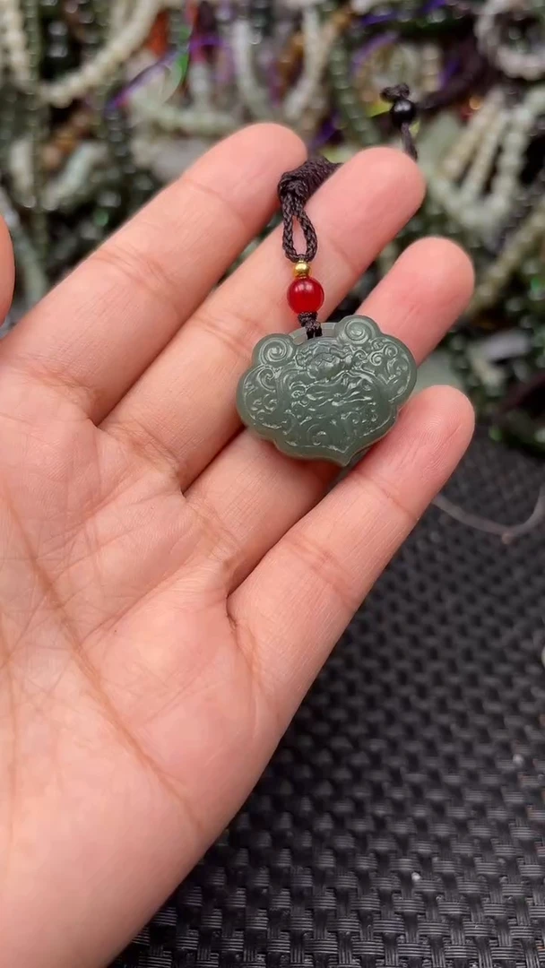 颈饰未镶嵌和田玉1