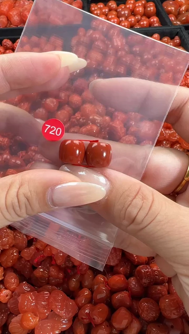 颈饰未镶嵌南红玛瑙1