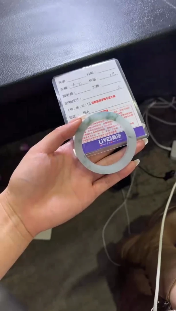 未镶嵌手镯定制翡翠꧁**꧂定制手镯不退不换