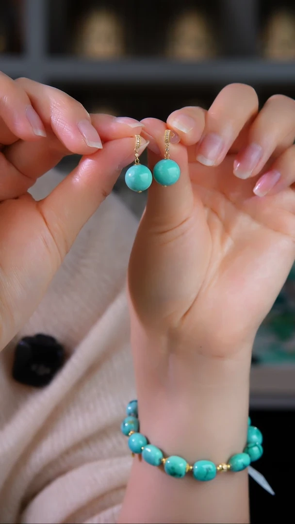 18K金镶嵌绿松石耳饰1