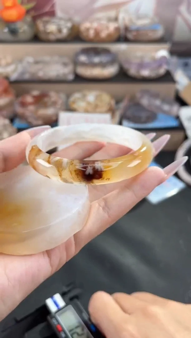 未镶嵌手镯石英质玉59