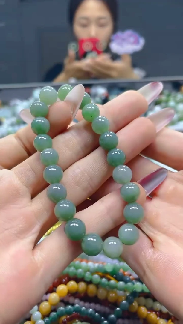 颈饰未镶嵌翡翠8MM/S/翡翠A货，一件也是批发价