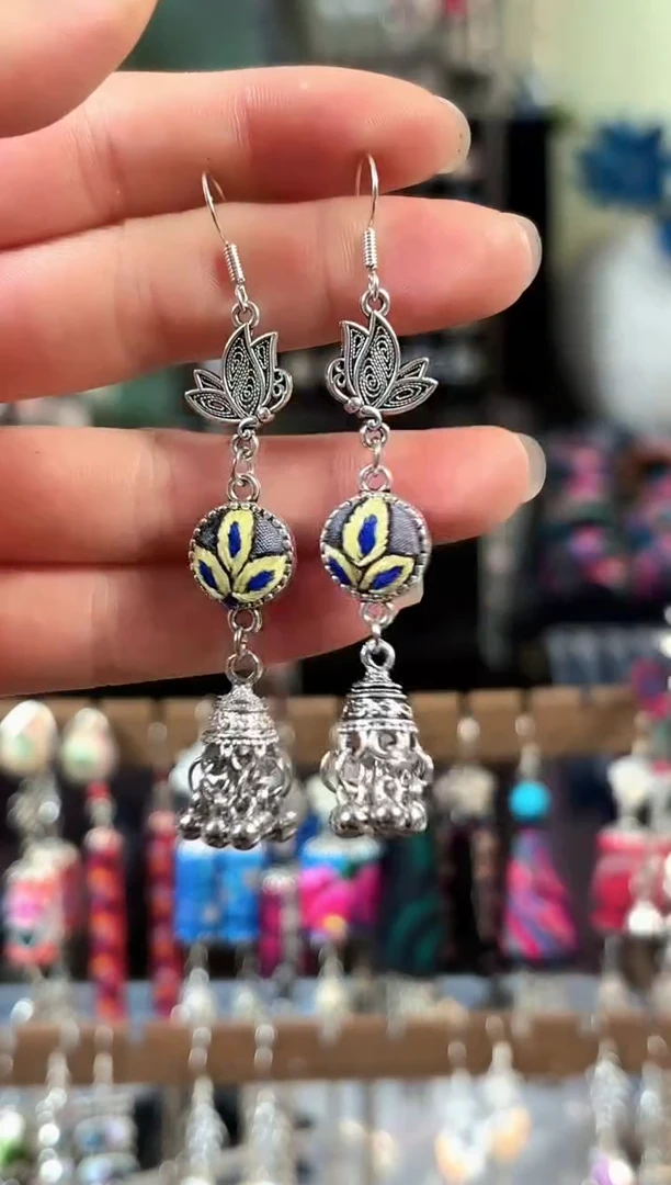 彩云南阁非遗老绣饰品502*