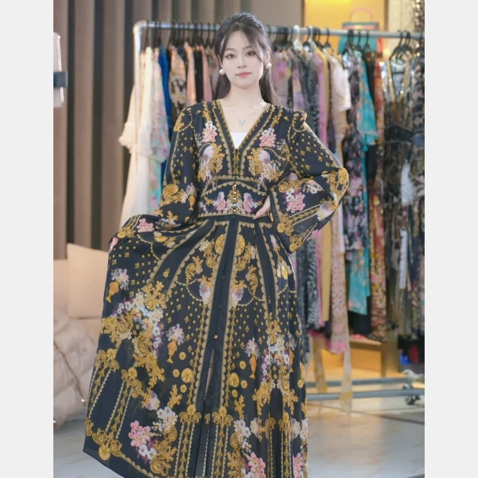 【乖瑶】气质夏季超显瘦气质时尚桑蚕丝连衣裙 241068