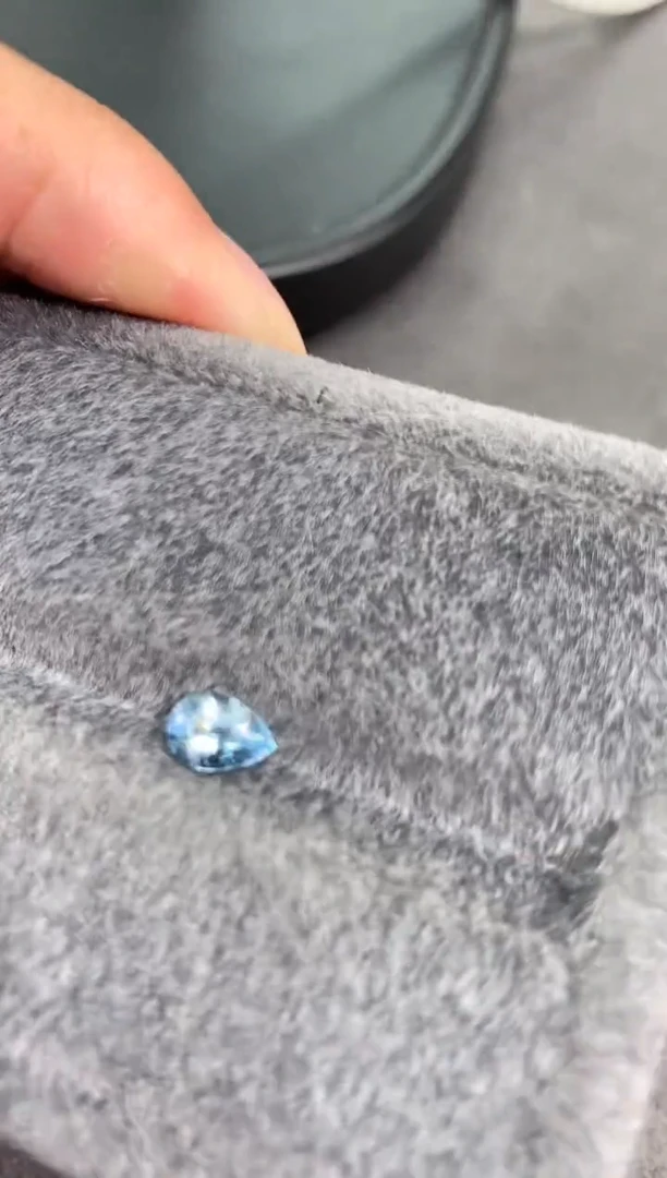 【闪购商品】海蓝宝石裸石未镶嵌a-54 0.65ct左右多样性发其一