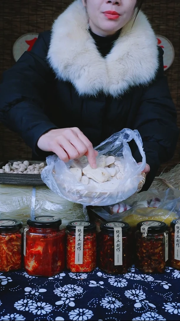 中国大陆小松麦芽糖，米糖8两一袋