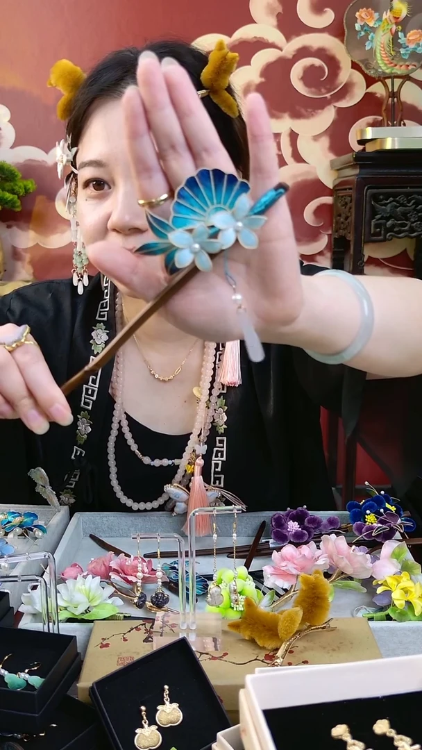 刺绣纯手工非遗绒花
