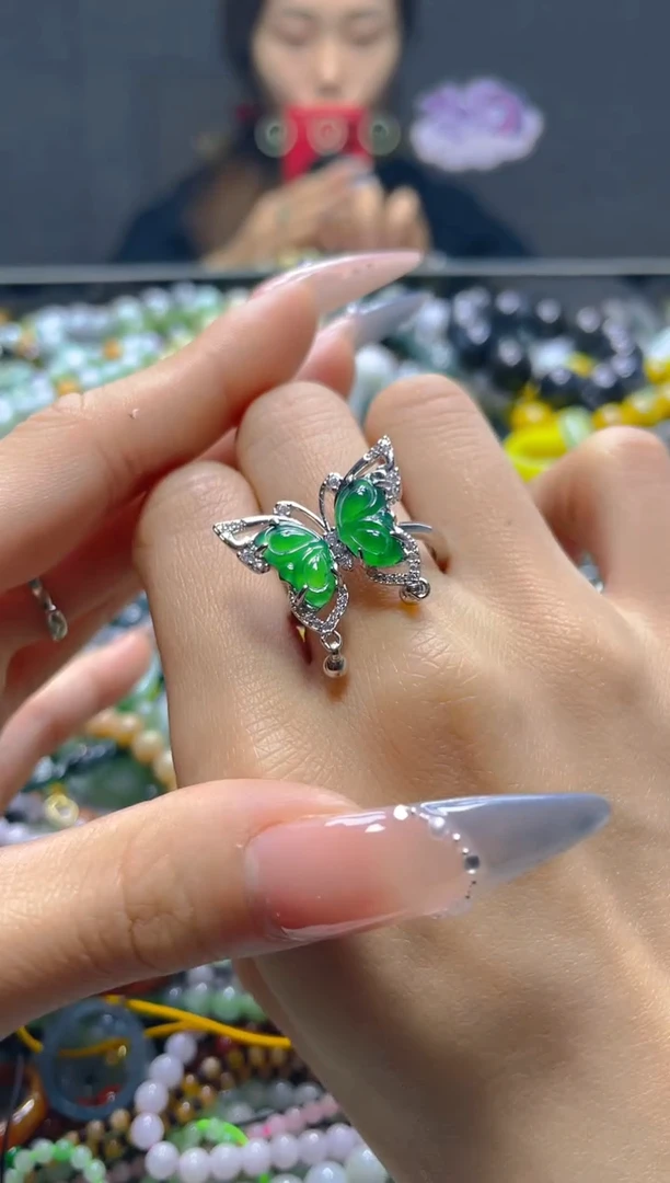 颈饰未镶嵌翡翠/F/翡翠A货，一件也是批发价