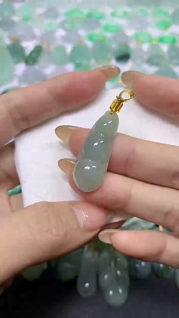 颈饰未镶嵌翡翠A货