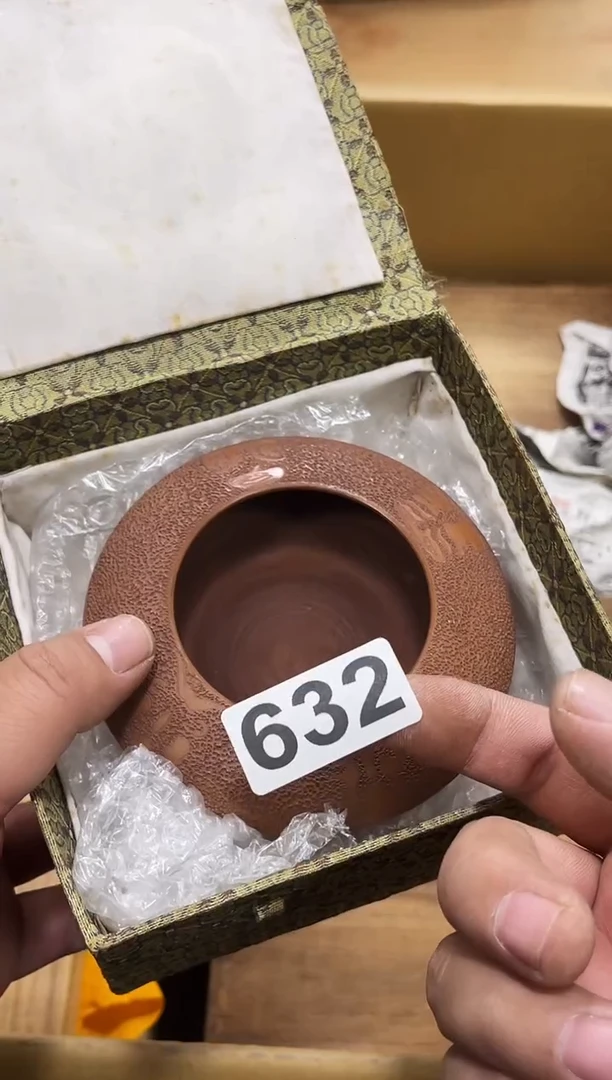 ?***?如图所示 阁集工艺品