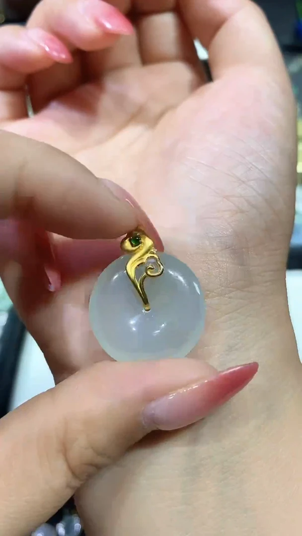 颈饰18K金镶嵌翡翠20250915044