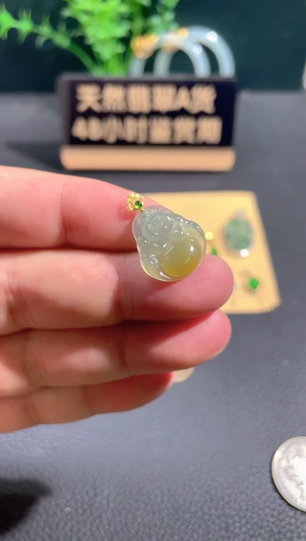 翡翠18K金镶嵌颈饰翡翠