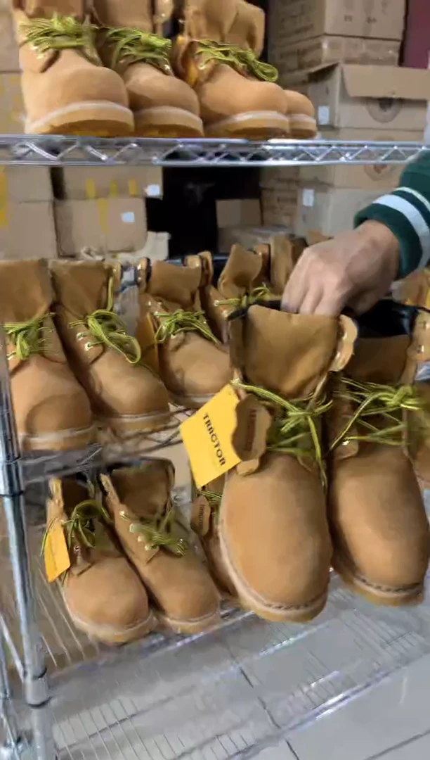 织物42码，911，皮鞋码，牛皮工装靴，默认微瑕 领口氧化