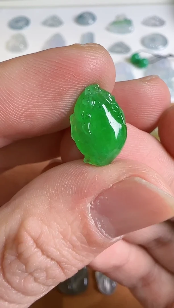 吊坠(不含链)未镶嵌翡翠.