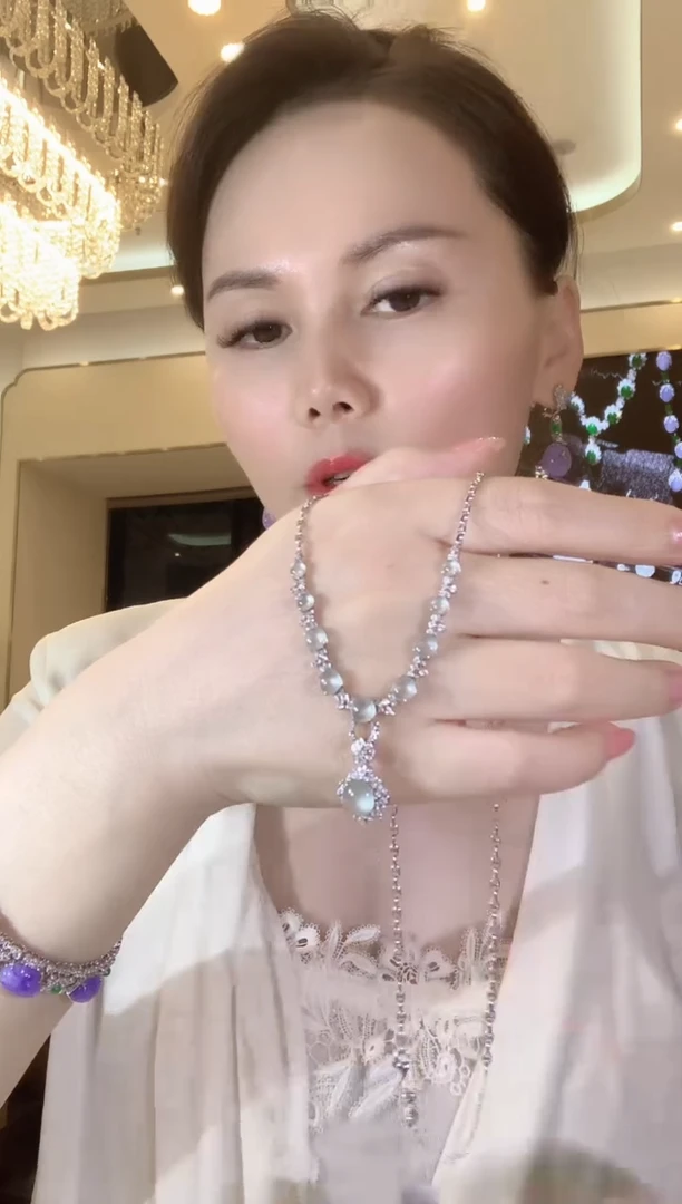 套链18K金镶嵌翡翠D120