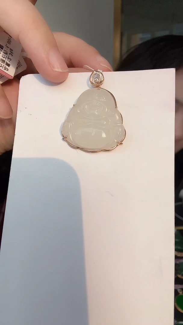 颈饰18K金镶嵌和田玉佛公荣倩