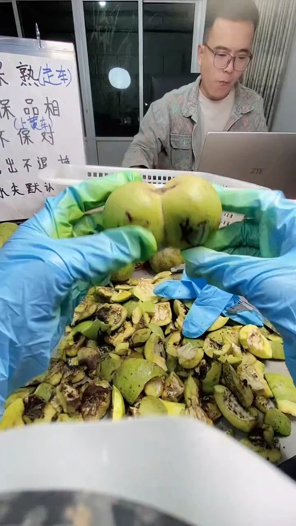 吊坠文玩核桃宫灯半壁竞拍NO退NO换