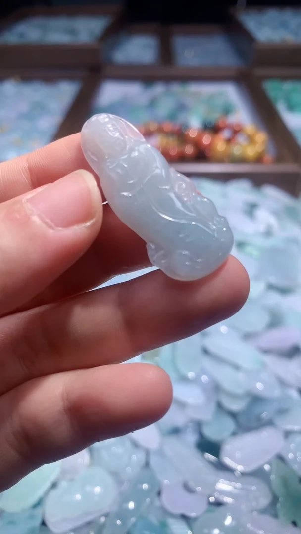 翡翠未镶嵌吊坠(不含链)1