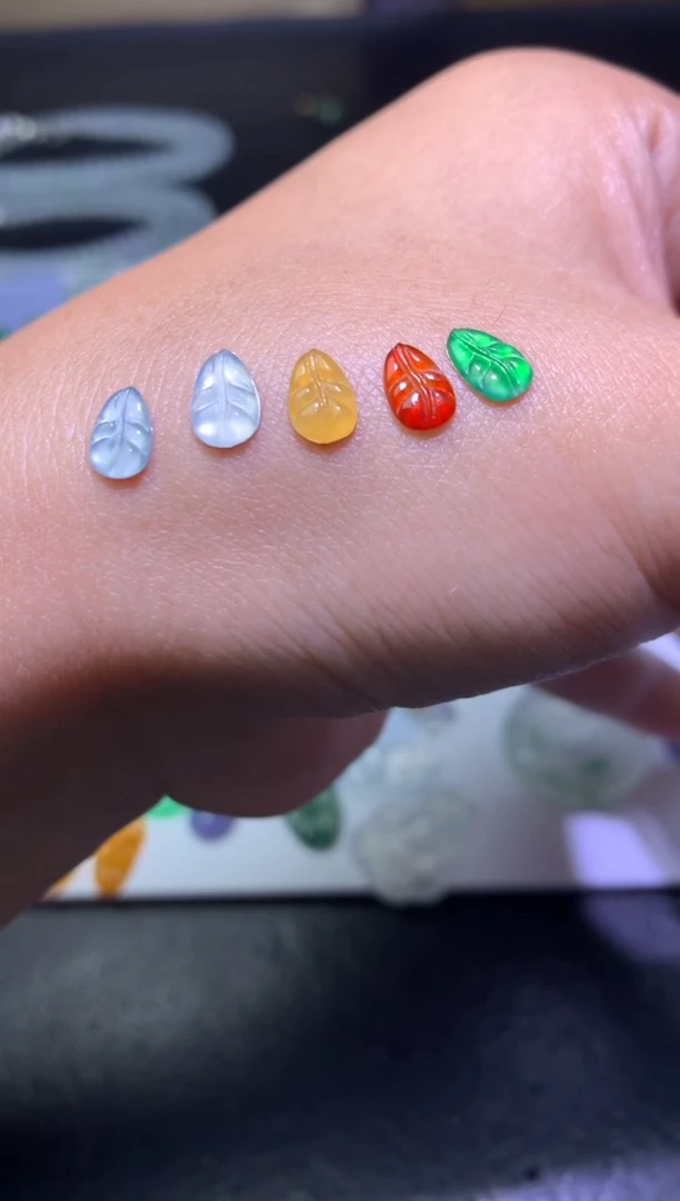 未镶嵌定制翡翠毛货