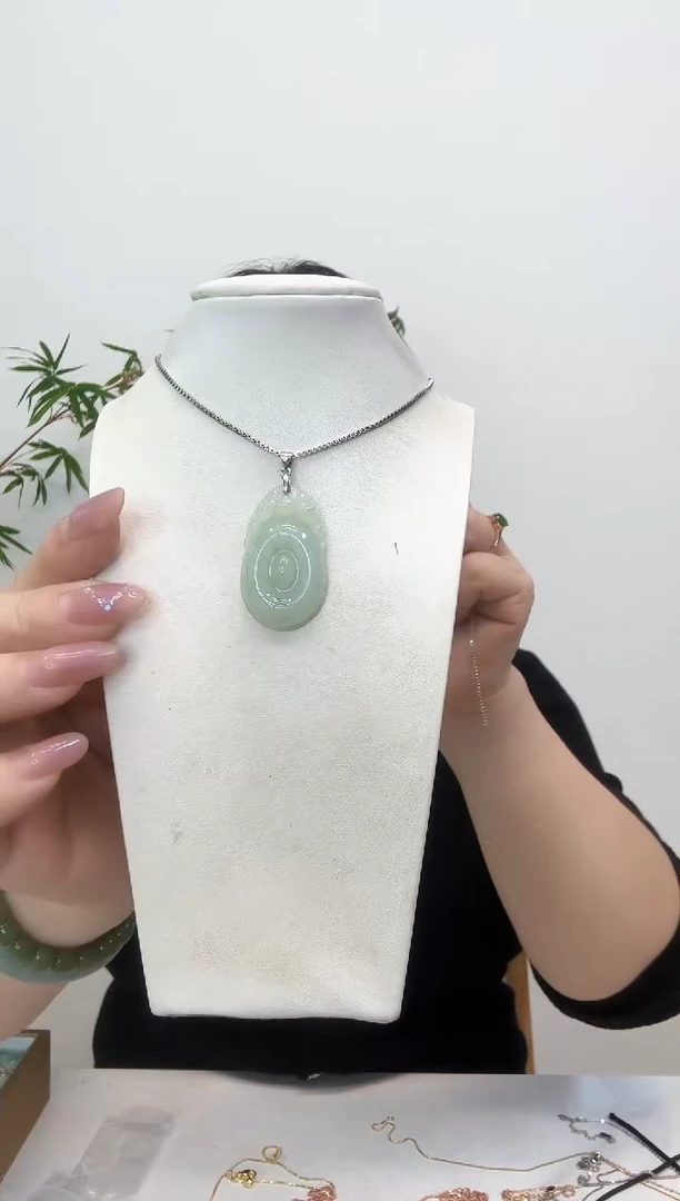 【闪购商品】翡翠颈饰银S925镶嵌福贝赠合金链