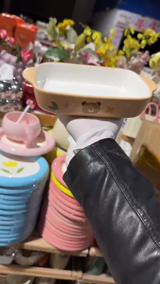 陶瓷小熊长方碗微瑕 凑满20元包邮