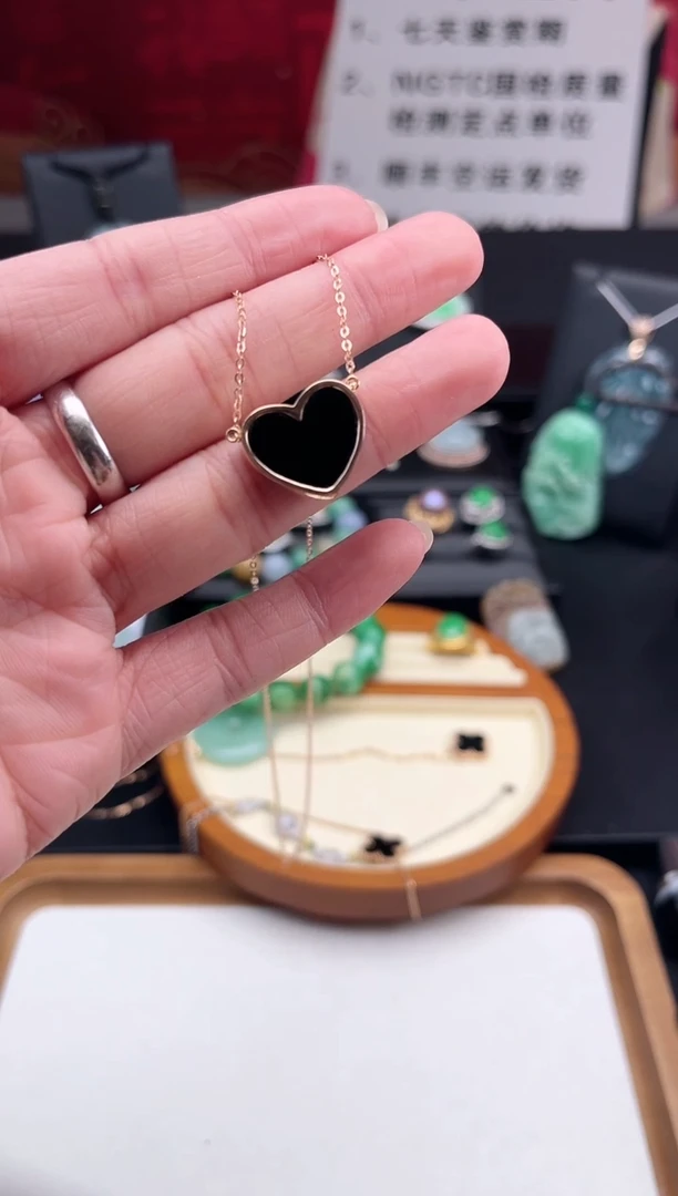 【闪购商品】翡翠颈饰18K金镶嵌吊坠