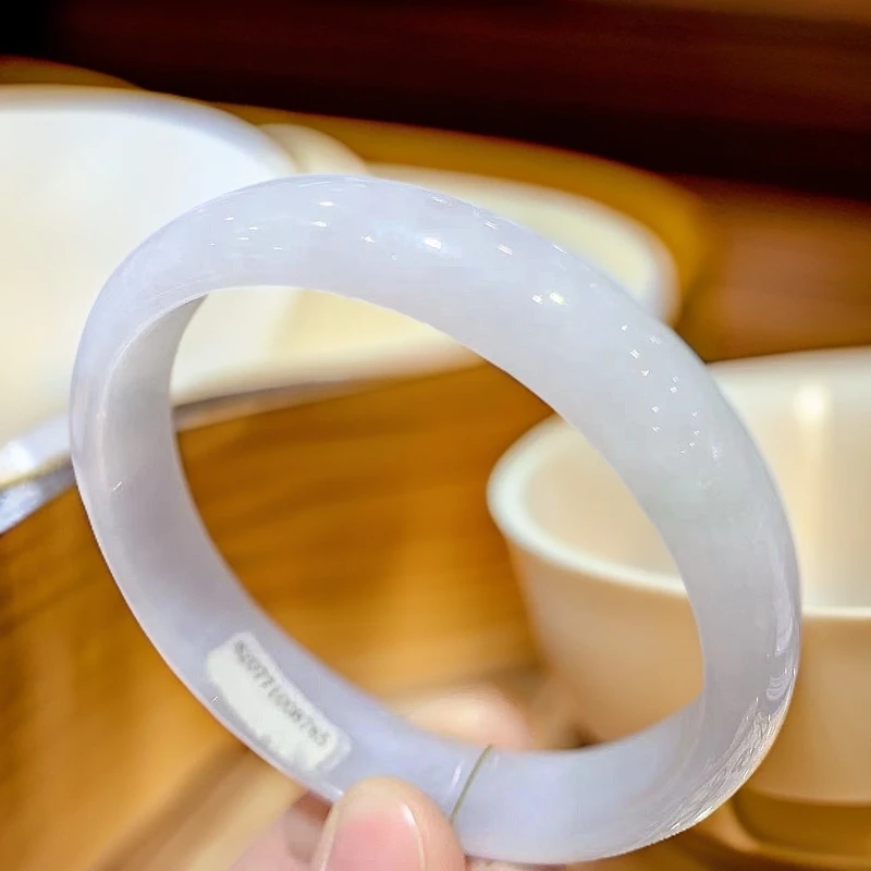 62.5圈口大圈口缅甸翡翠a货   翡翠浅色手镯