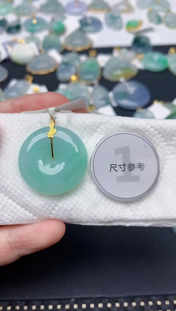 颈饰18K金镶嵌翡翠天然缅甸A货翡翠