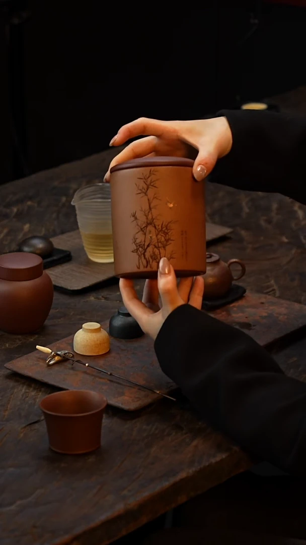 茶壶紫砂卡其色茶叶罐竹鸟