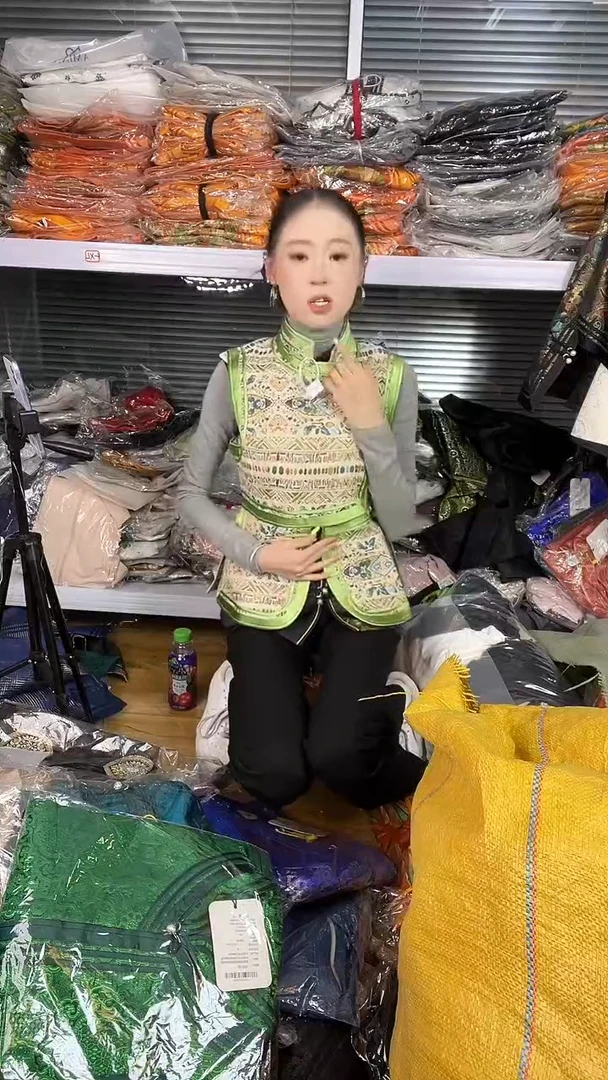 马甲 S码 90斤以里