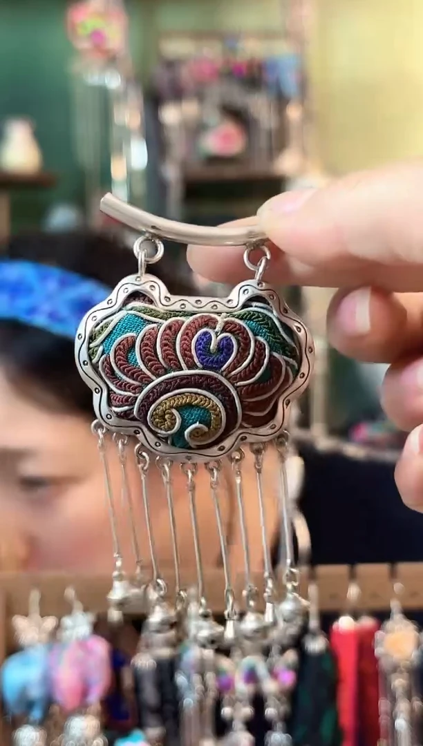 织绣彩云南阁非遗老绣661