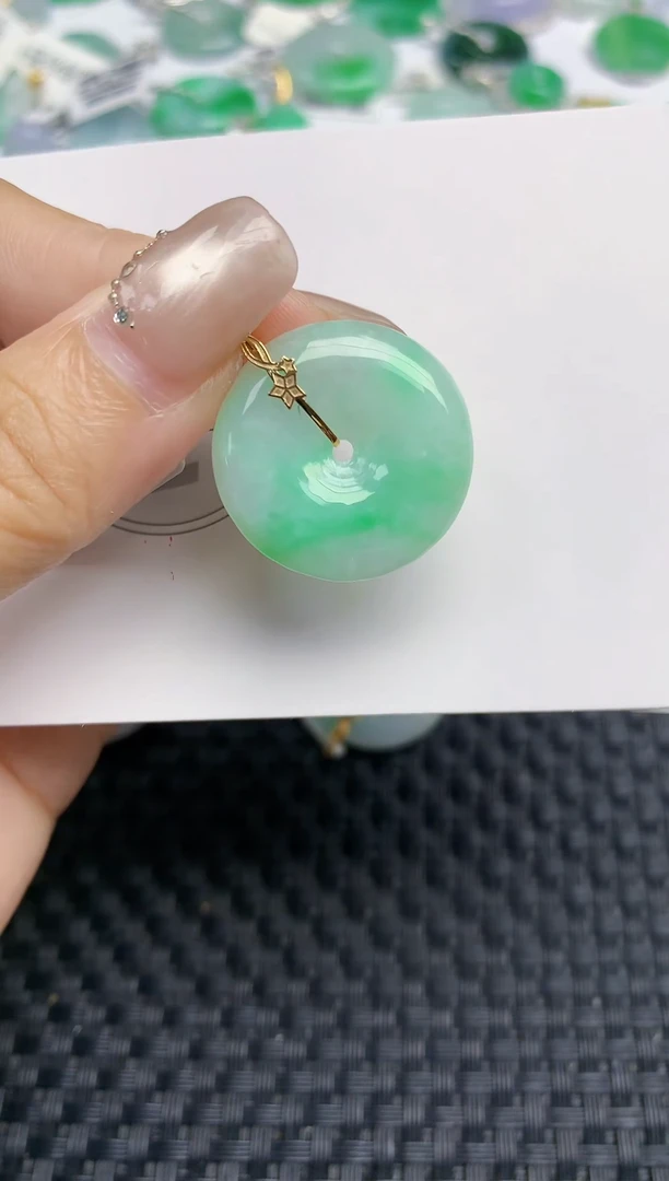 颈饰18K金镶嵌翡翠天然缅甸A货翡翠百元以上9元证书费自理