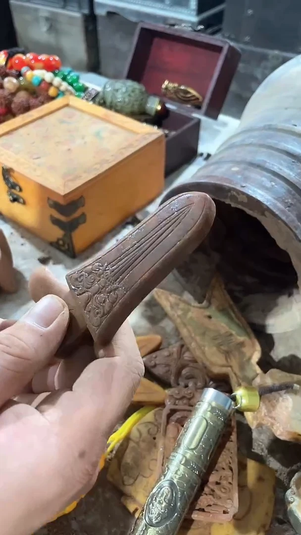 硅化玉奇石未镶嵌16