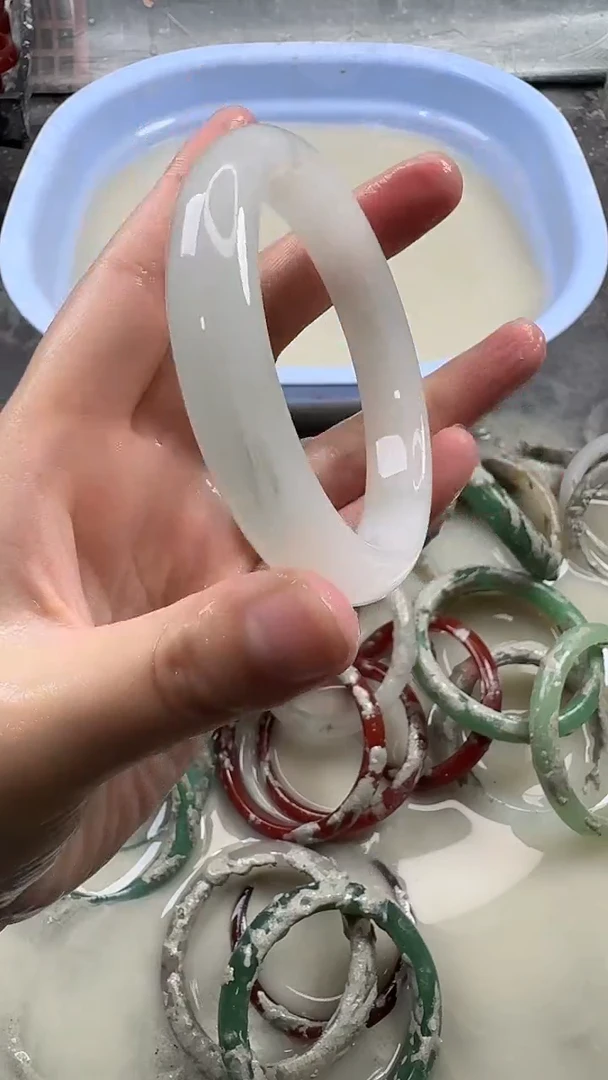 未镶嵌手镯石英质玉30
