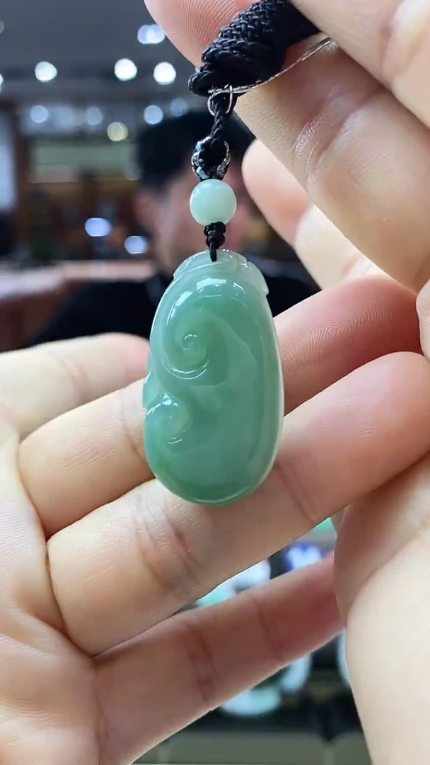 颈饰未镶嵌翡翠如意
