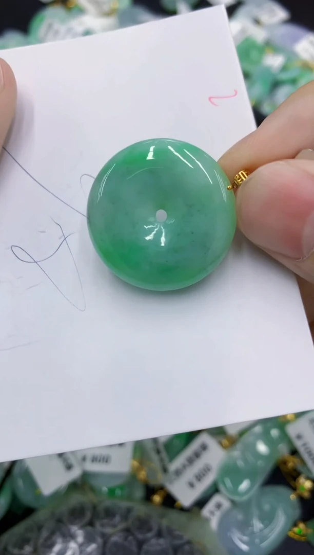 颈饰18K金镶嵌翡翠1111111111111
