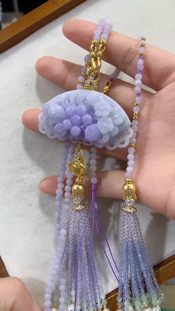 颈饰未镶嵌翡翠吊坠